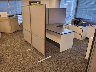 Freestanding straight line walls
