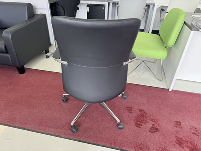 Vinyl task chair