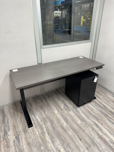 Single motor electric desk