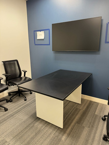 Meeting table