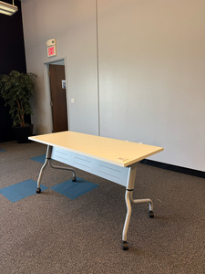 Flip-top table