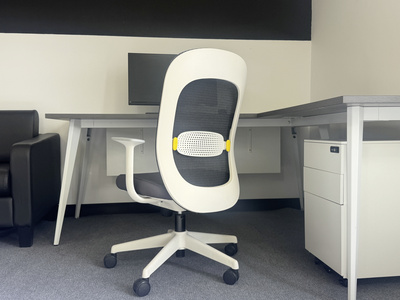 Task chair