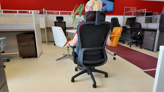Task chair