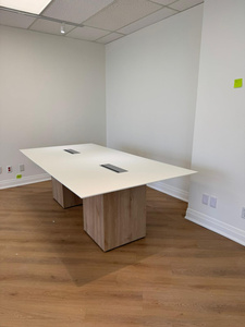 Meeting table