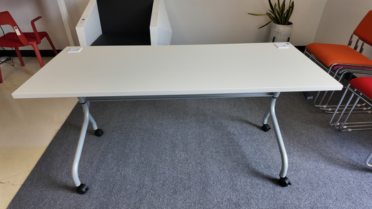 Flip-top table