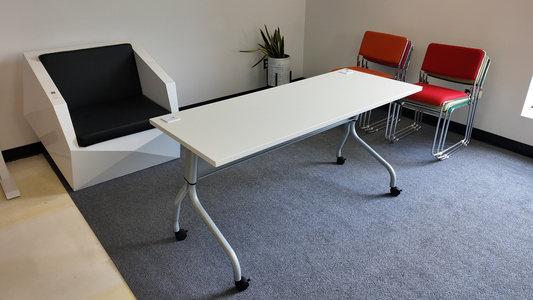 Flip-top table