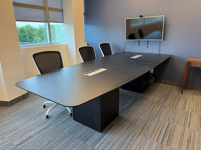 Meeting table