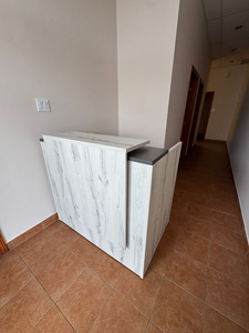 L-shaped modular reception
