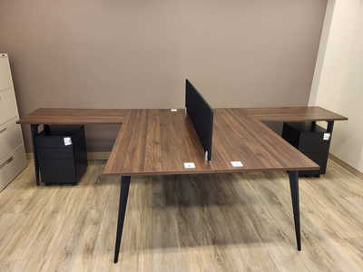 Shared l-shaped office desk system