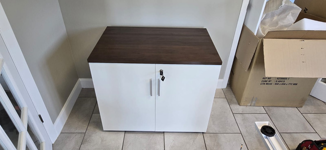 Storage cabinet