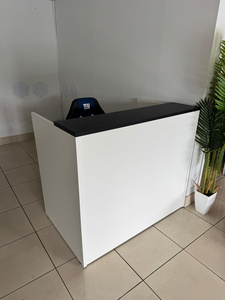 L-shaped modular reception