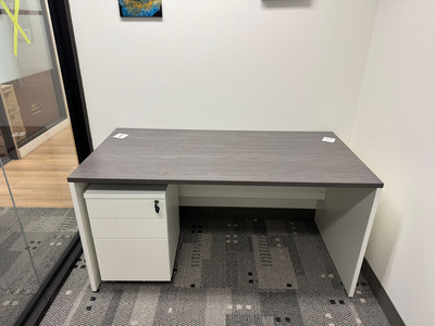 Shared l-shaped cubicles