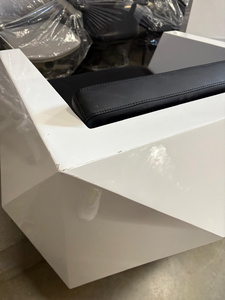 Chaise longue haute brillance utilisÉe/en l'État