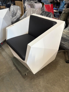 Chaise longue haute brillance utilisÉe/en l'État