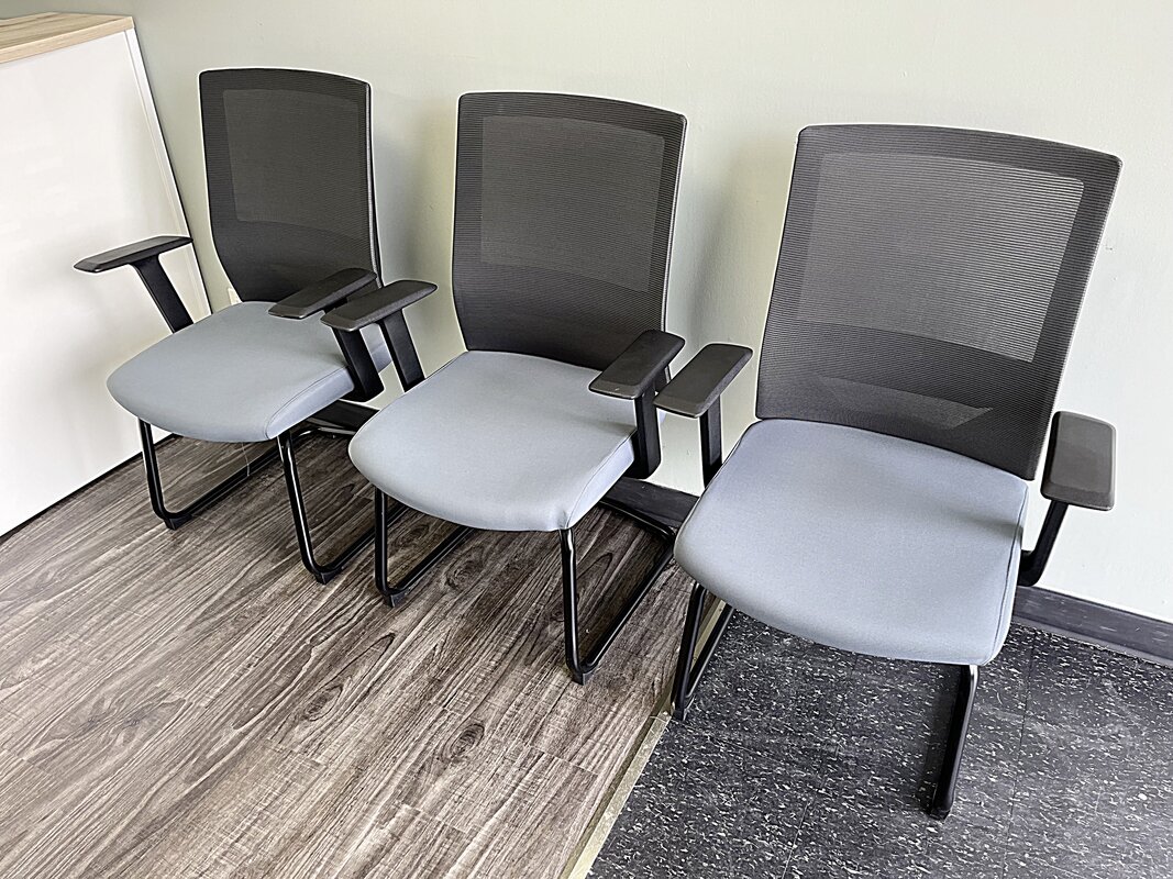 Visitor chair