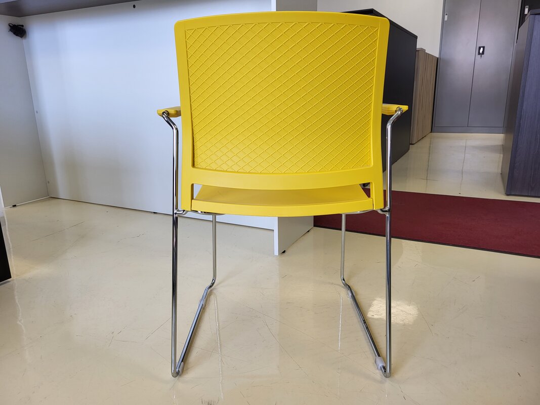 Stacking chair