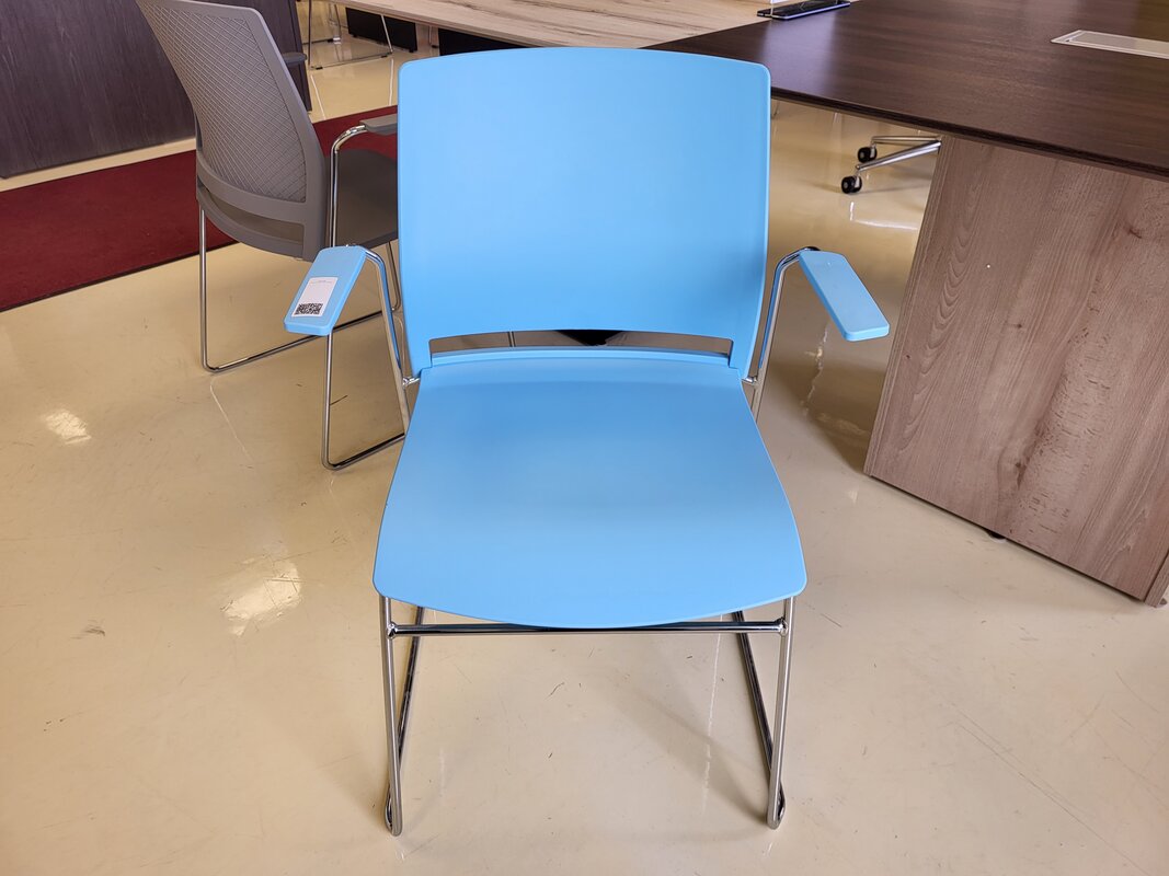 Stacking chair