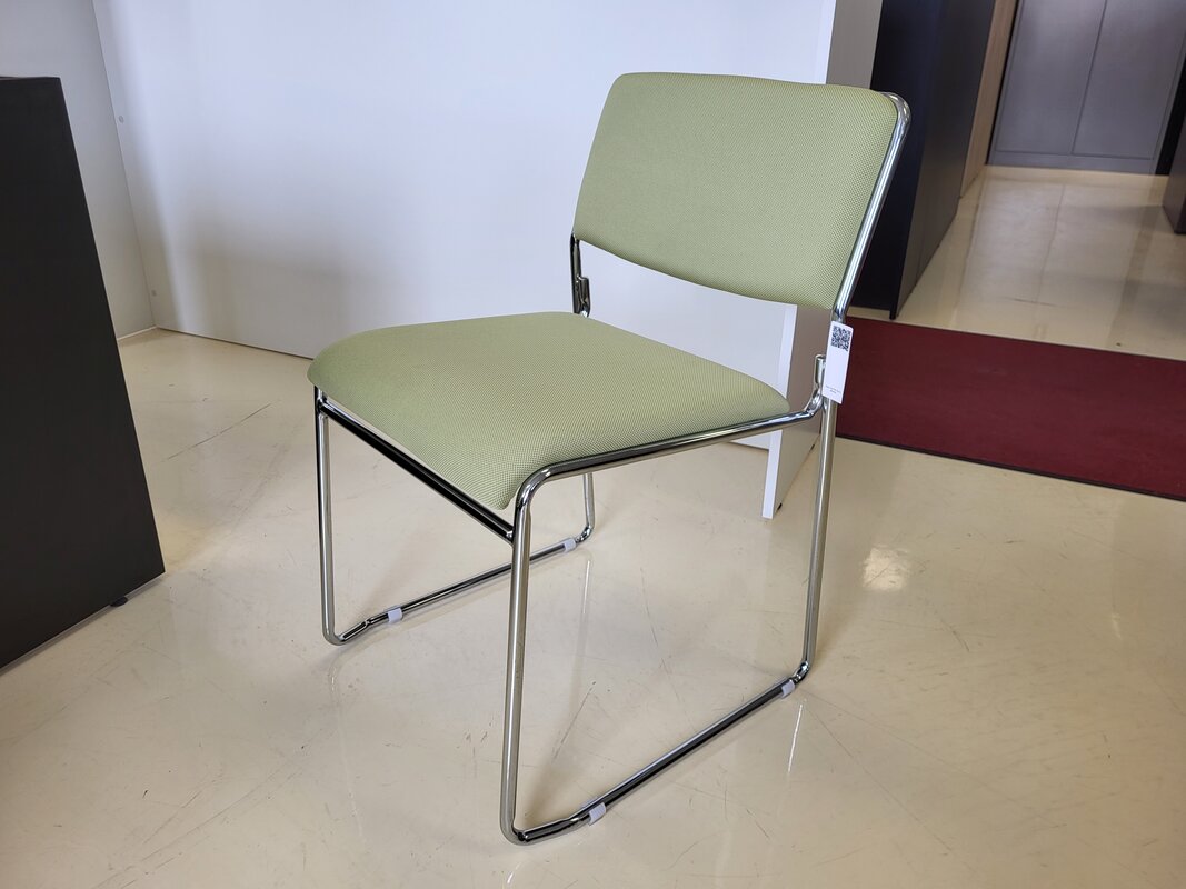 Stacking chair