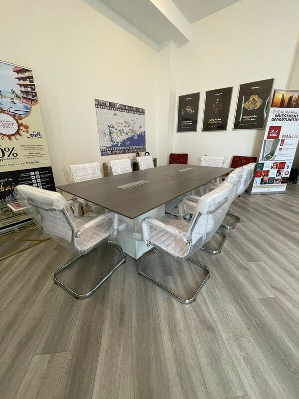 Meeting table