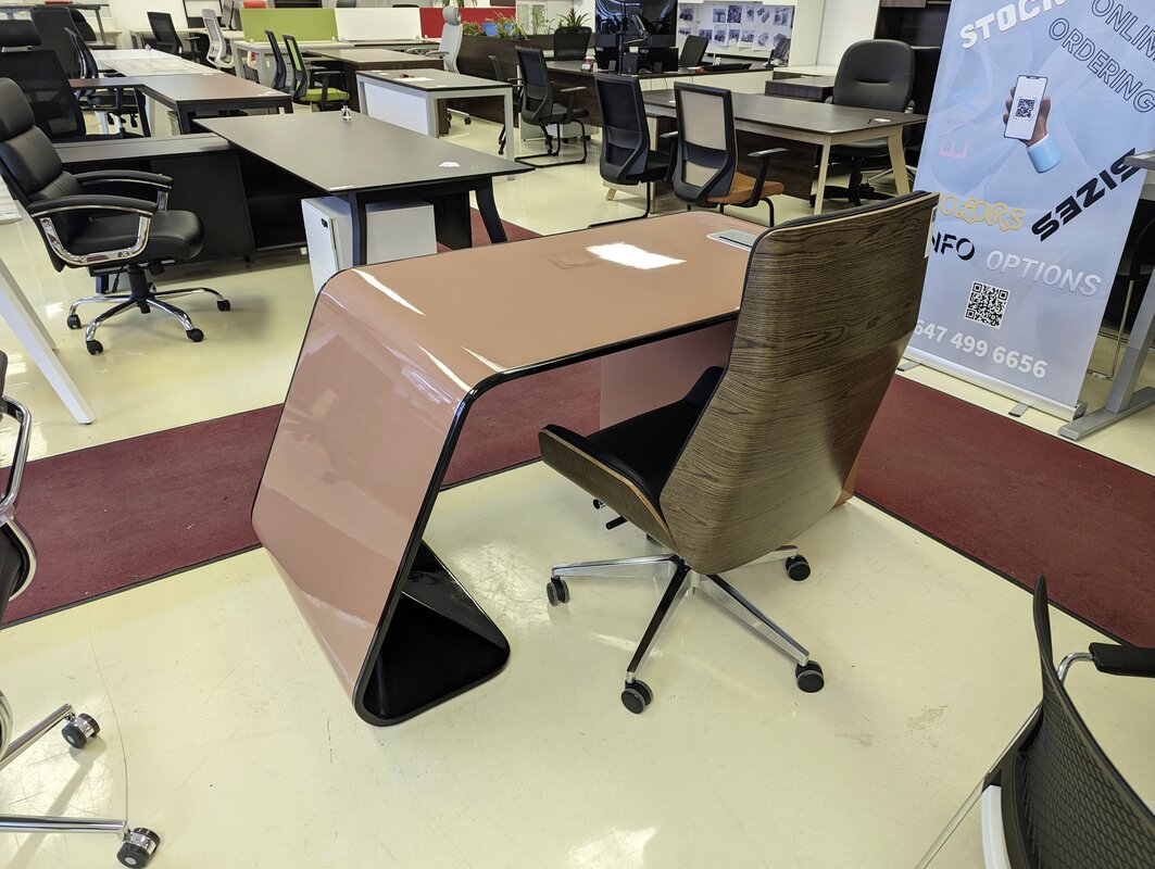 Executive high-gloss desk