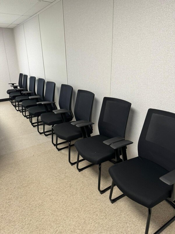 Visitor chair