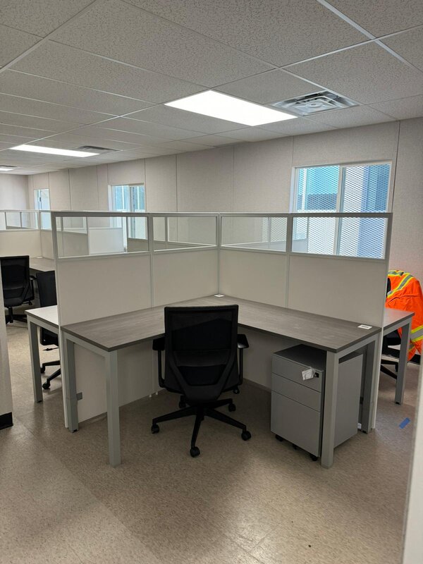Shared l-shaped cubicles