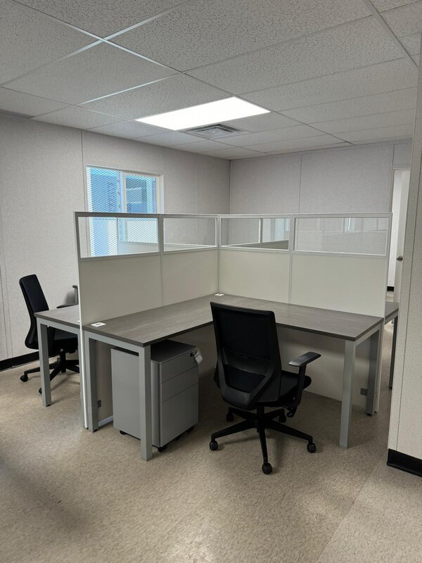Shared l-shaped cubicles