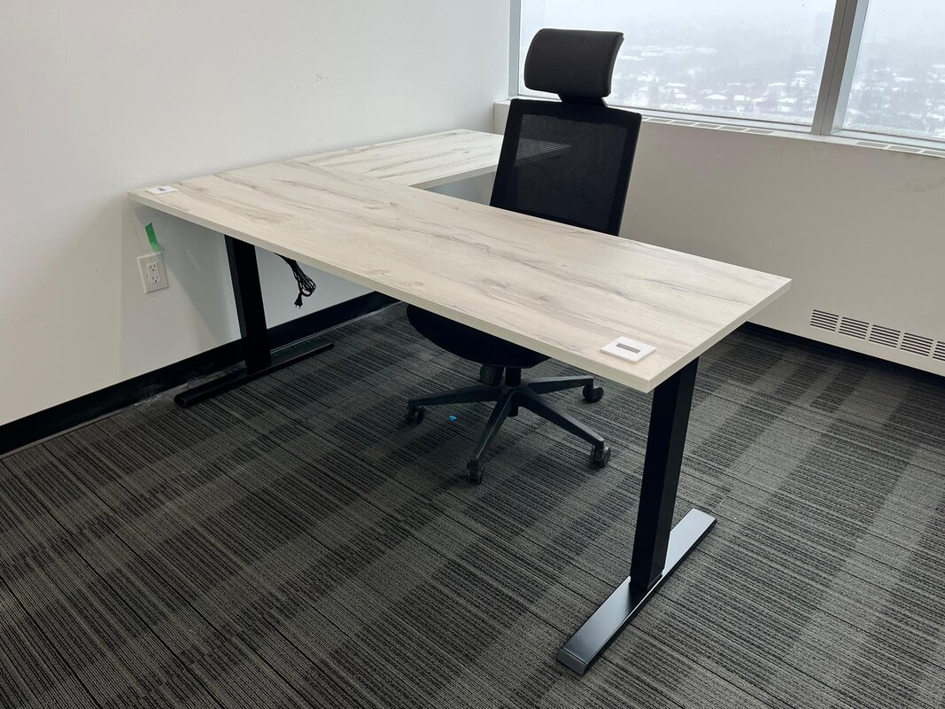 Sit-to-stand l-shaped desk
