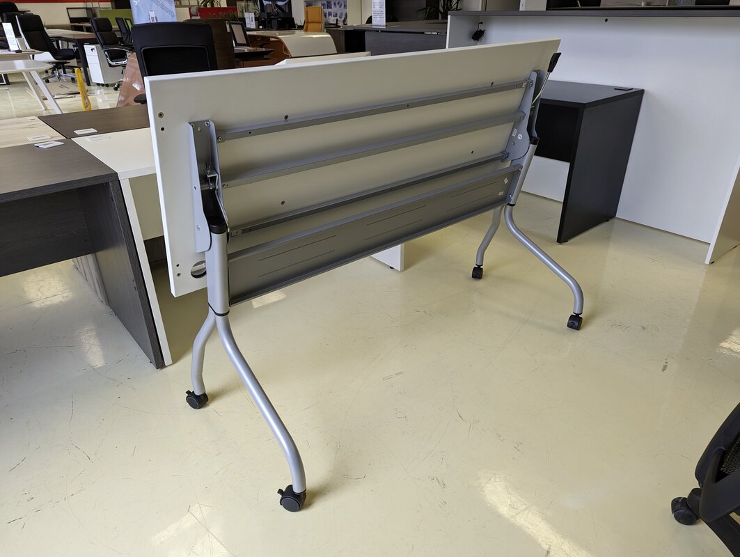 Flip-top table