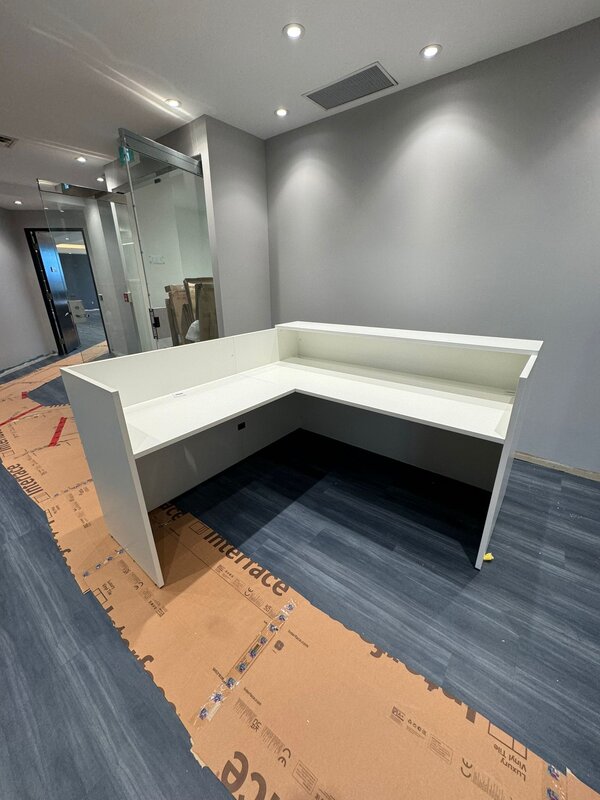 L-shaped modular reception
