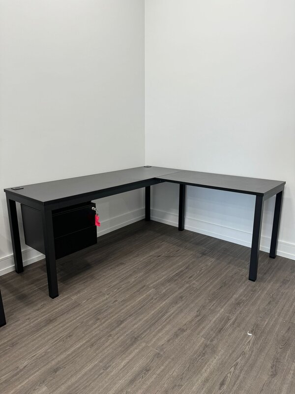 Sit-to-stand l-shaped desk