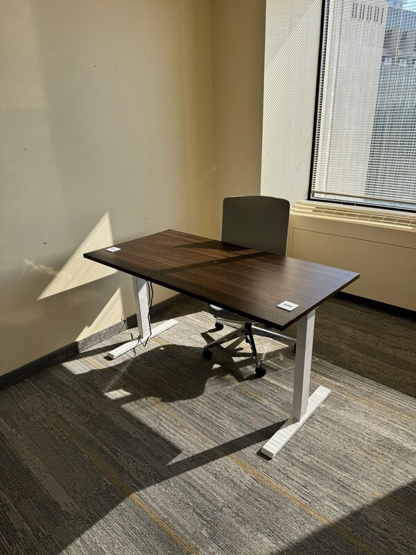 Height-adjustable desk - grade 3