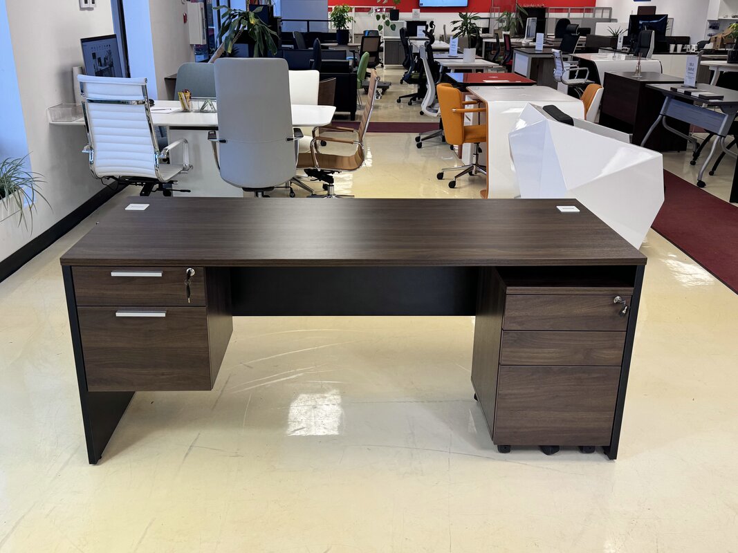 Mobile pedestal file cabinet