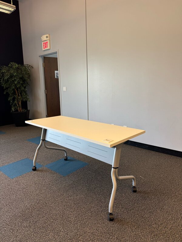 Flip-top table
