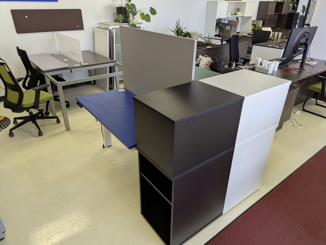 Shared electric desk + cabinet