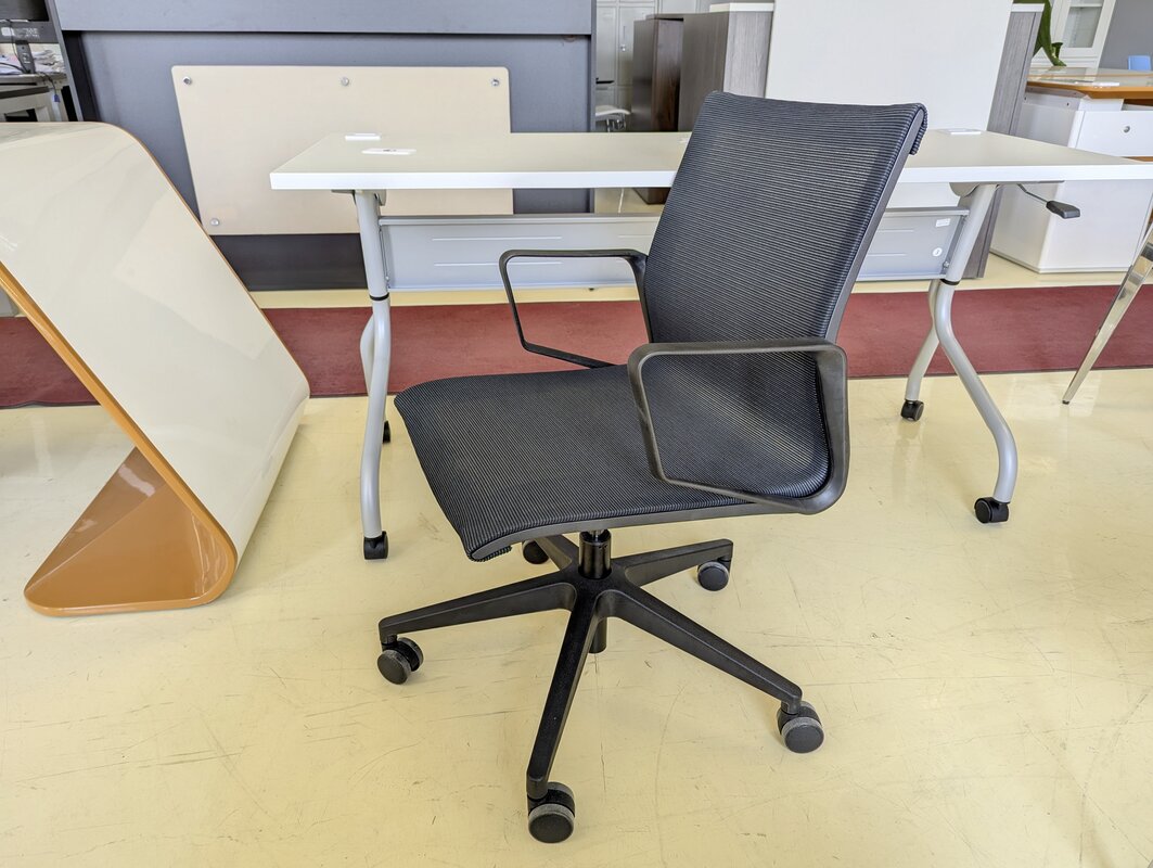 Mesh office chair