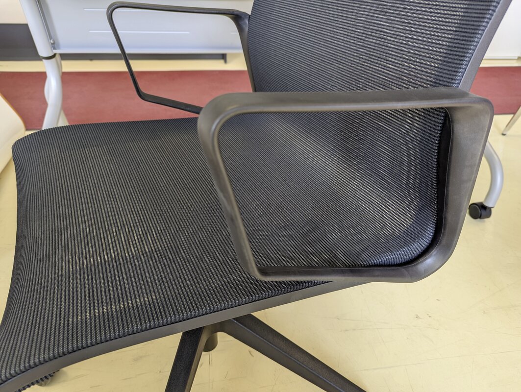 Mesh office chair