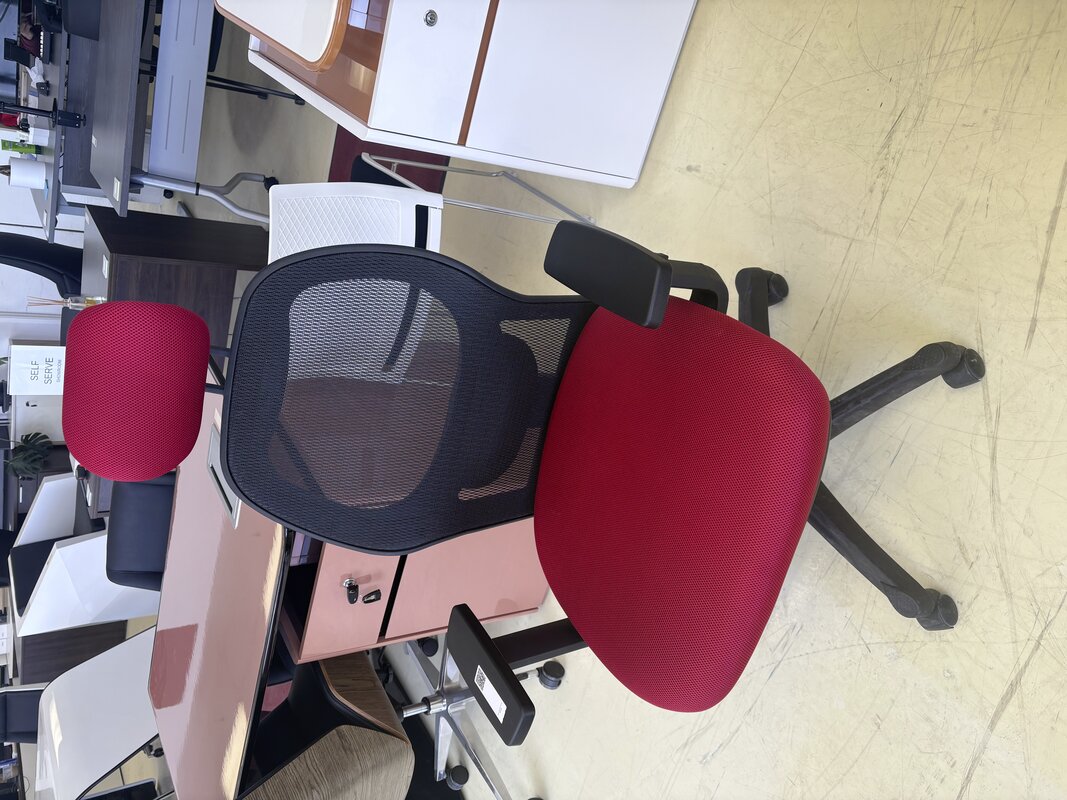 Unlock the secret to a thriving workspace with our latest insights on used office furniture in Toronto. This guide highlights the unparalleled benefits of choosing pre-owned pieces that blend style, functionality, and sustainability, all while enhancing your office culture. Explore a diverse range of options that cater to various needs, from ergonomic chairs to collaborative desks, ensuring your team stays motivated and productive. Dive into the world of budget-friendly solutions that don't compromise on quality, proving that investing in used office furniture in Toronto can transform your workplace without breaking the bank.