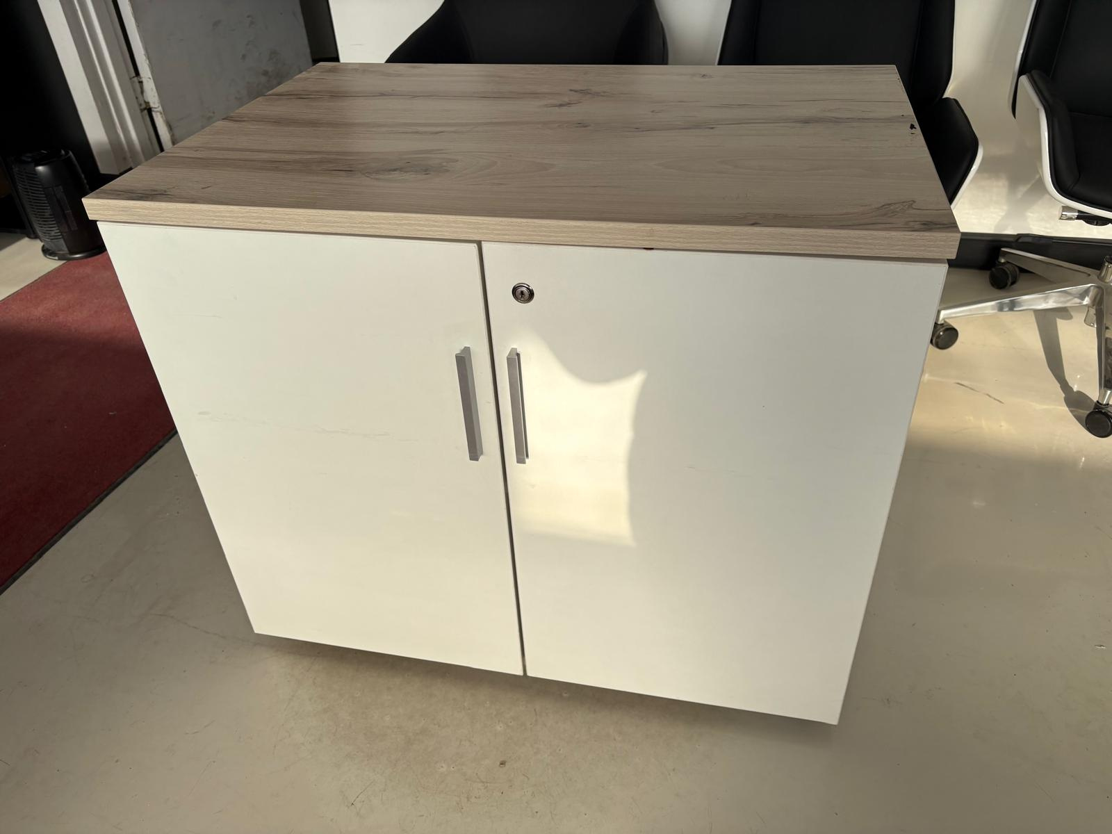 White/heinne holz office storage cabinet (display model)